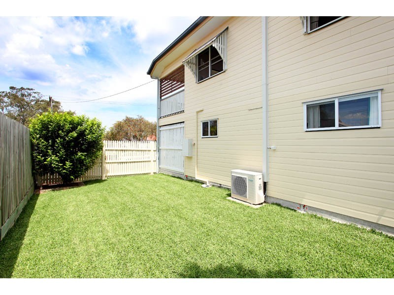 4 Risley Street, Carina QLD 4152