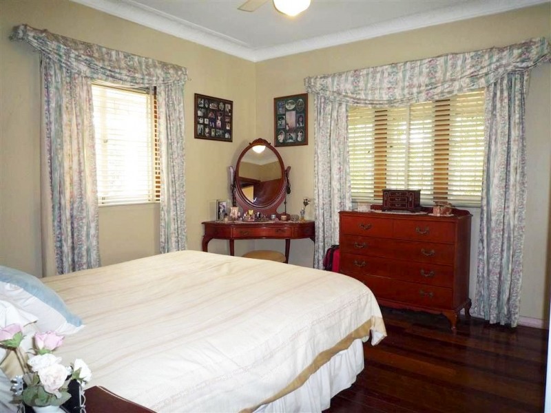 68 Stanley Road, Camp Hill QLD 4152