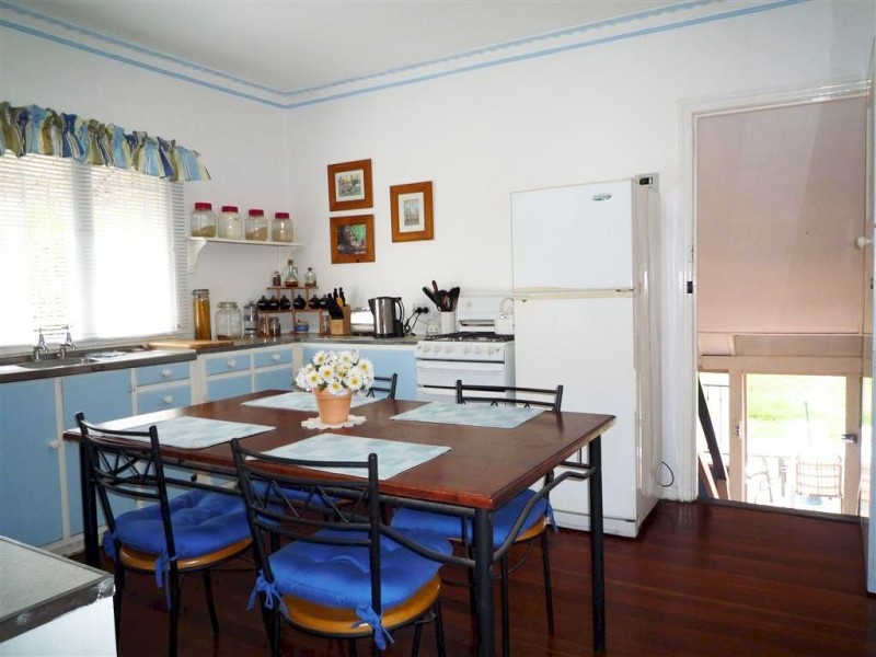 68 Stanley Road, Camp Hill QLD 4152