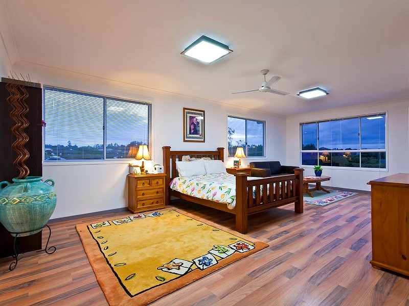 23 The Promenade, Camp Hill QLD 4152