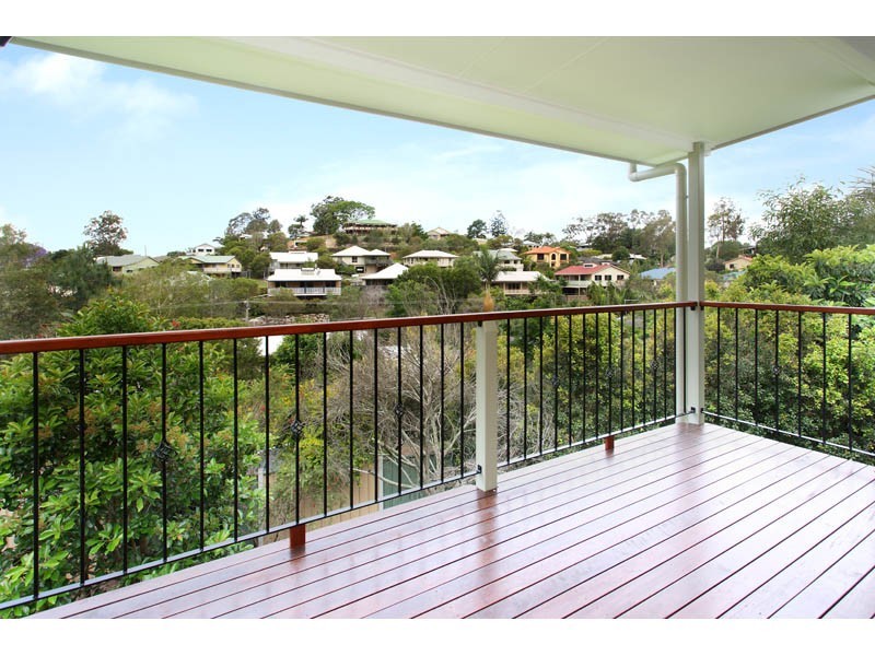 12 Hull Street, Carina QLD 4152