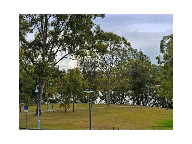 135 Coutts Street, Bulimba QLD 4171