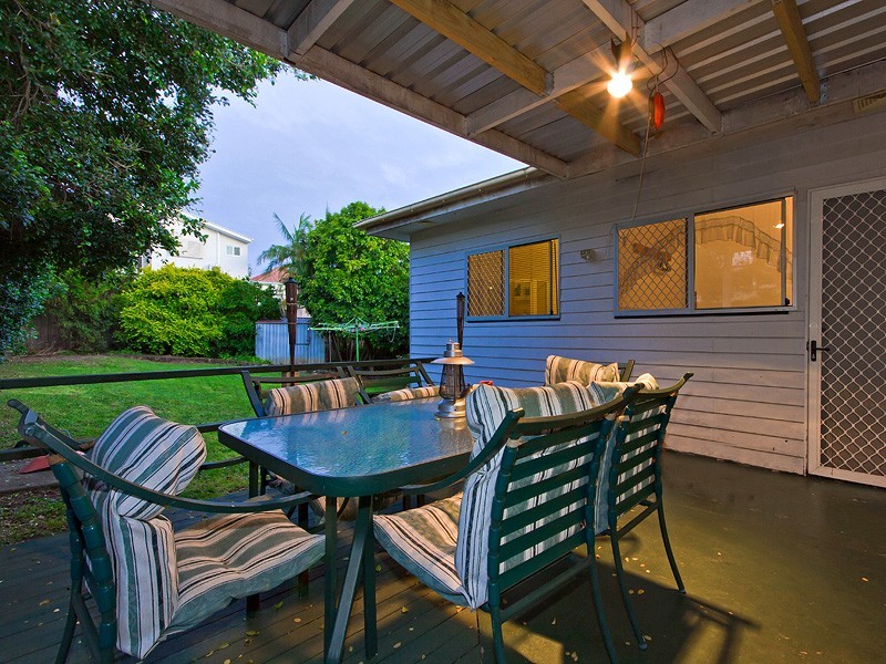 22 Renton Street, Camp Hill QLD 4152