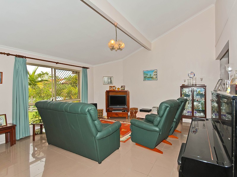 38 Foxmont Drive, Carina QLD 4152