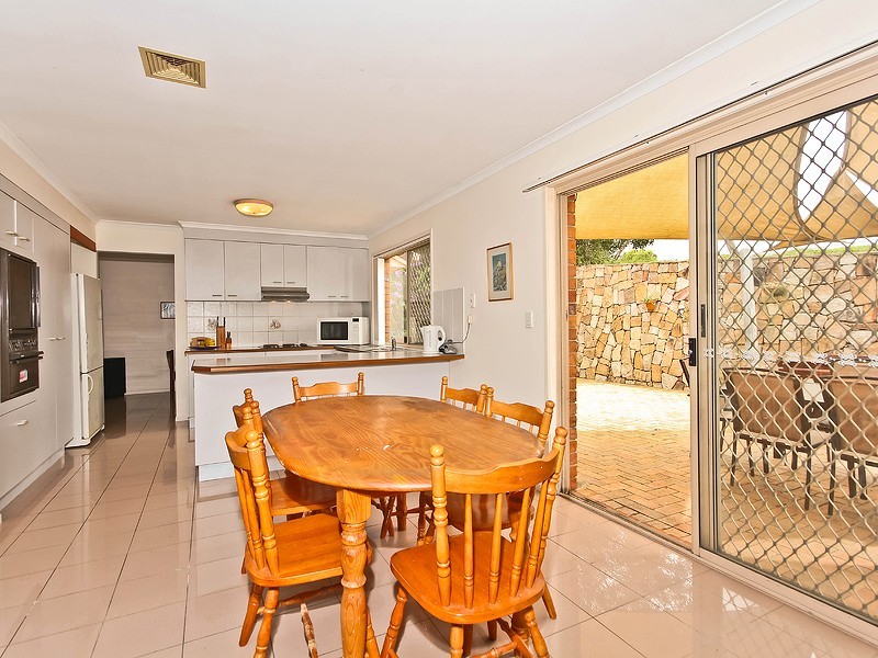 38 Foxmont Drive, Carina QLD 4152