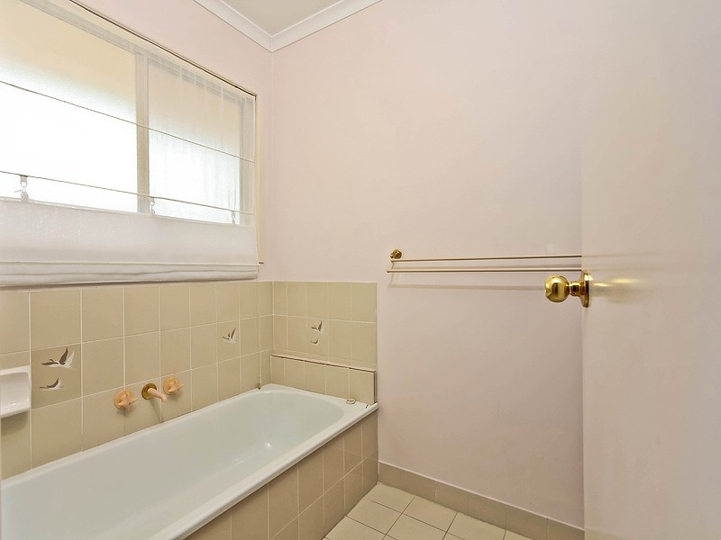 38 Foxmont Drive, Carina QLD 4152