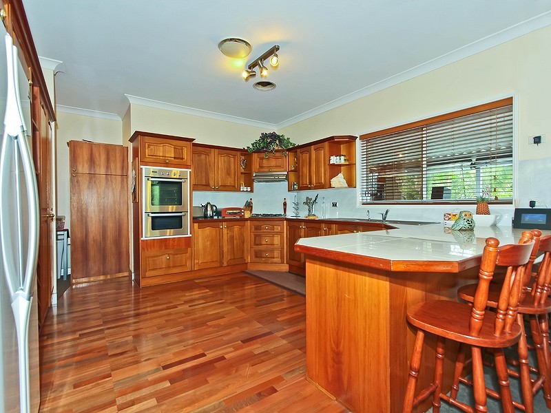 5 Rossmoya Street, Carindale QLD 4152