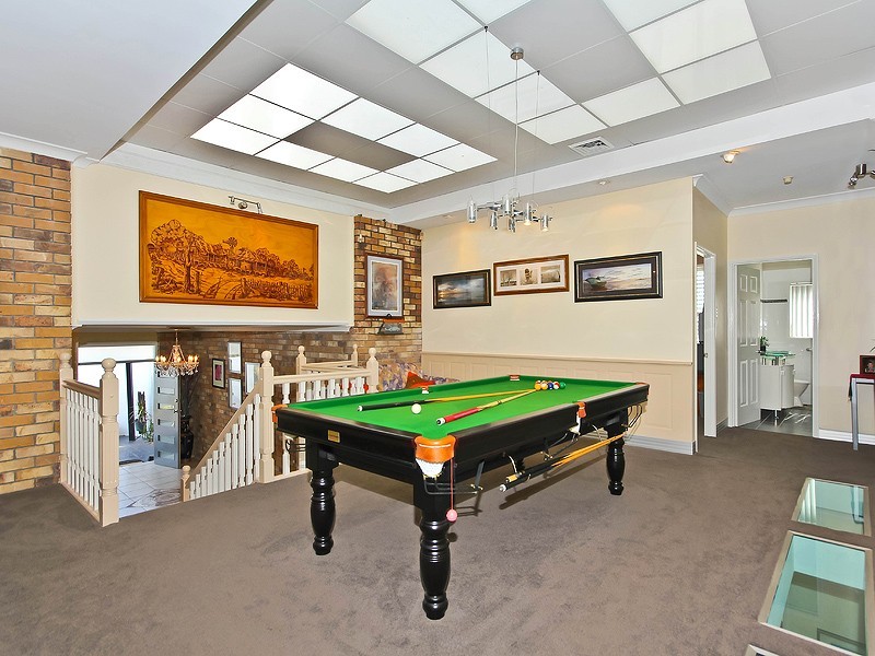 5 Rossmoya Street, Carindale QLD 4152