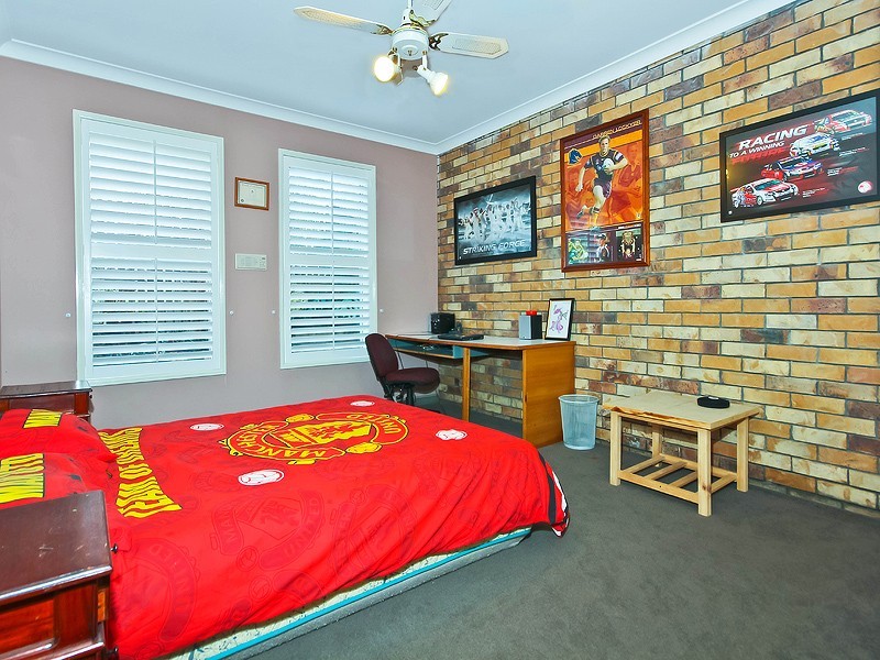 5 Rossmoya Street, Carindale QLD 4152