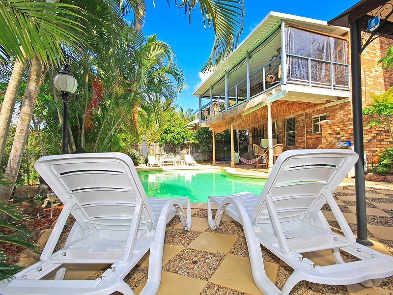 5 Rossmoya Street, Carindale QLD 4152