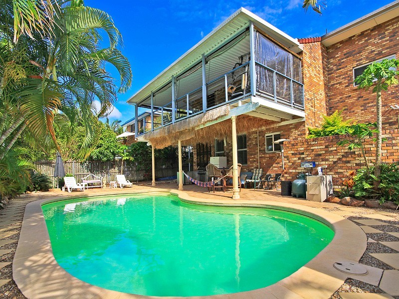 5 Rossmoya Street, Carindale QLD 4152