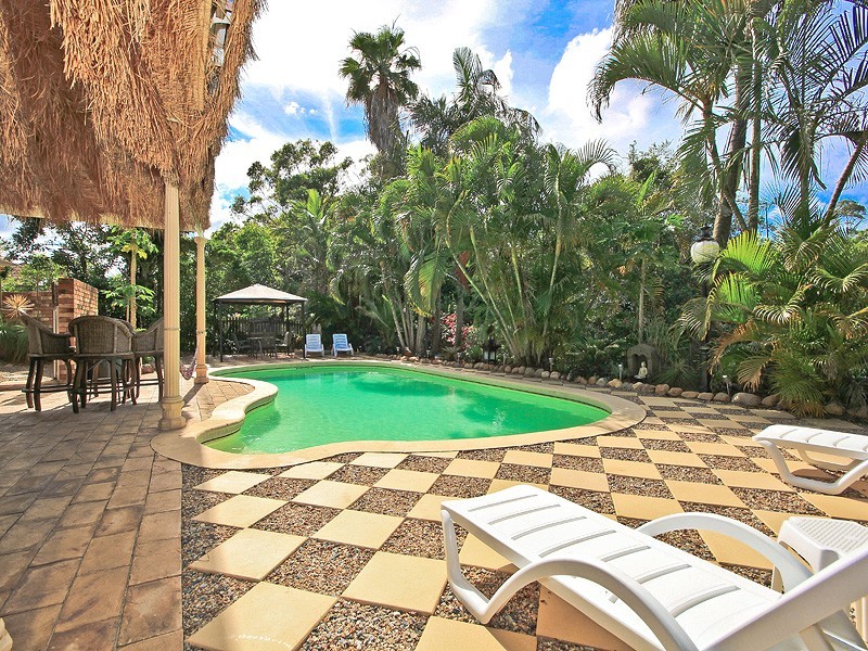 5 Rossmoya Street, Carindale QLD 4152