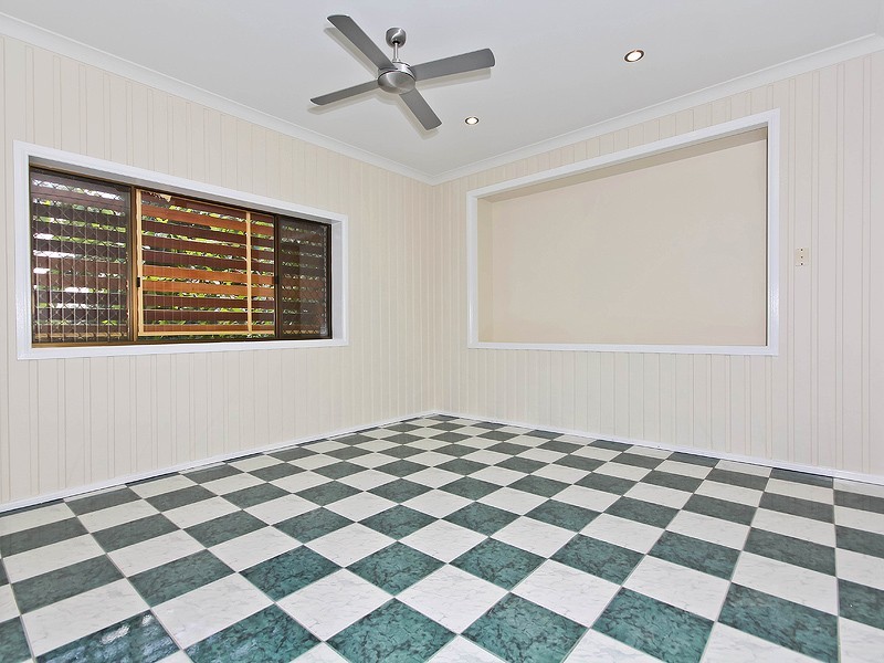 2 Reynolds Street, Carindale QLD 4152