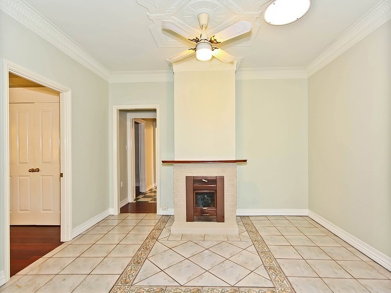 2 Reynolds Street, Carindale QLD 4152