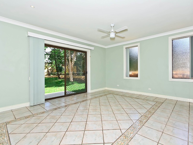 2 Reynolds Street, Carindale QLD 4152