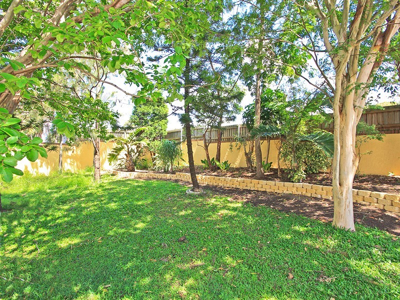 2 Reynolds Street, Carindale QLD 4152
