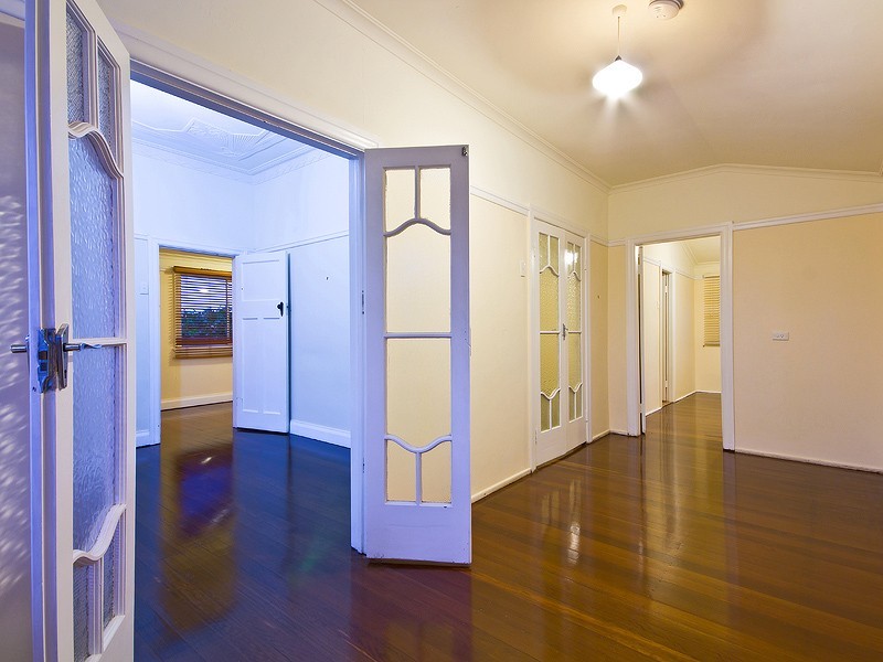 14 Stella Street, Holland Park QLD 4121