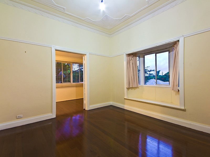 14 Stella Street, Holland Park QLD 4121