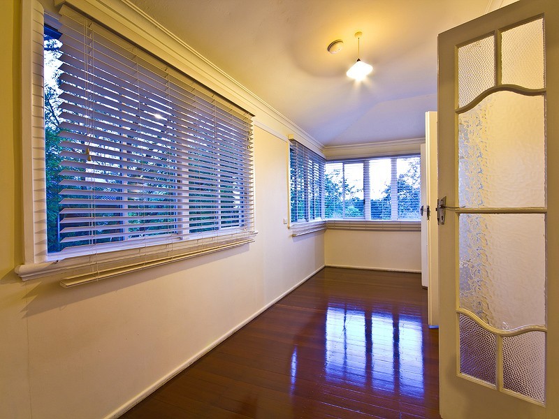 14 Stella Street, Holland Park QLD 4121