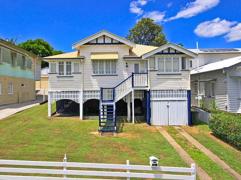 7 Dorothy Street, Camp Hill QLD 4152