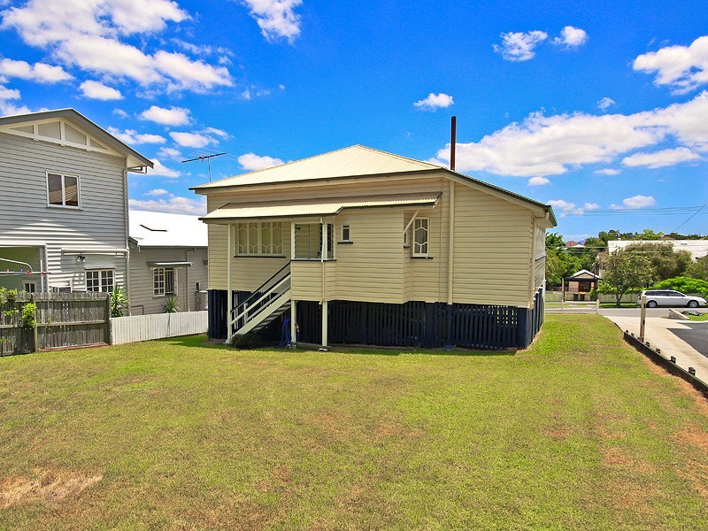 7 Dorothy Street, Camp Hill QLD 4152
