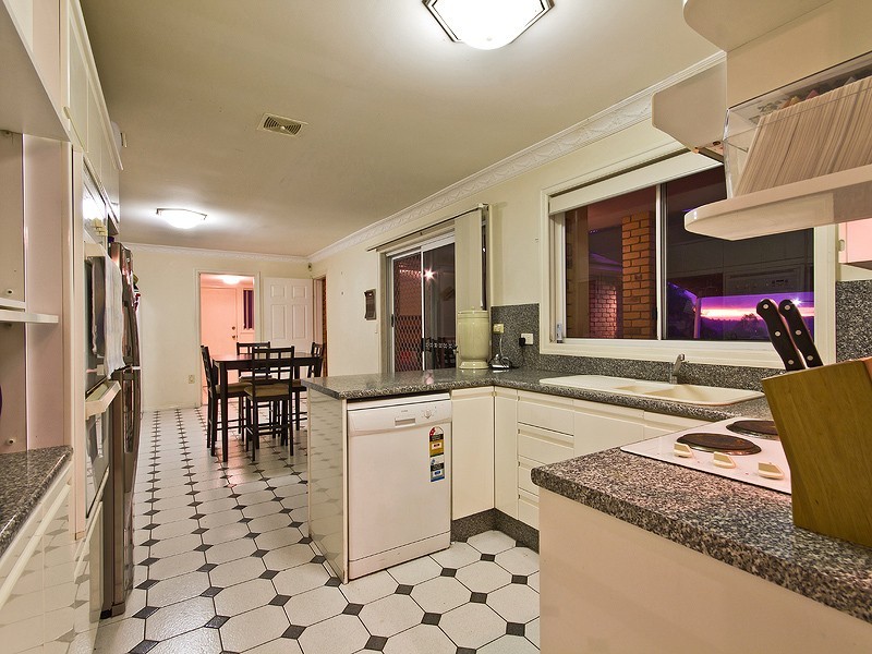 147 Scrub Road, Carindale QLD 4152