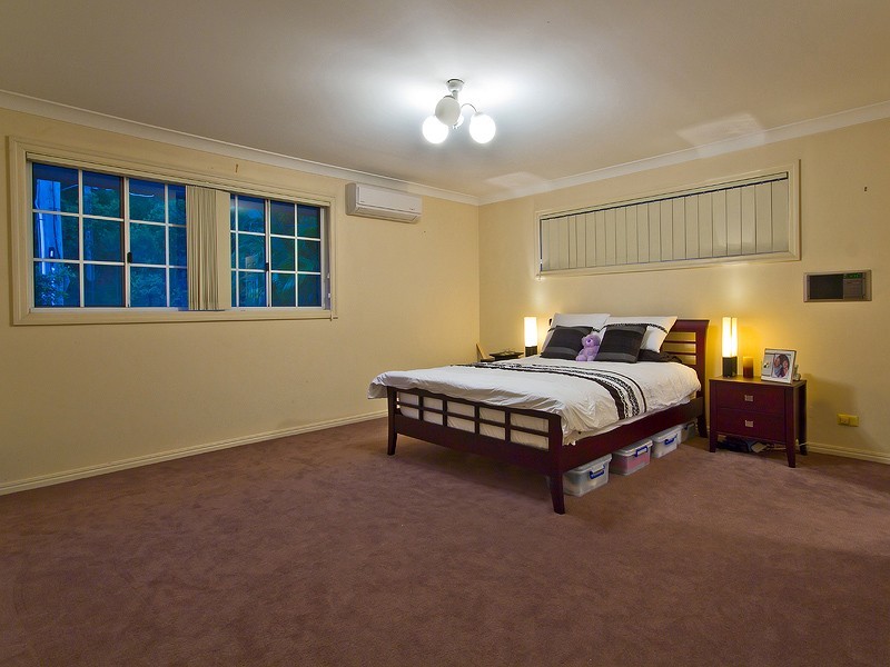 147 Scrub Road, Carindale QLD 4152