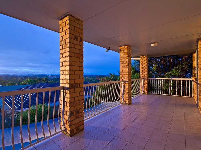 147 Scrub Road, Carindale QLD 4152