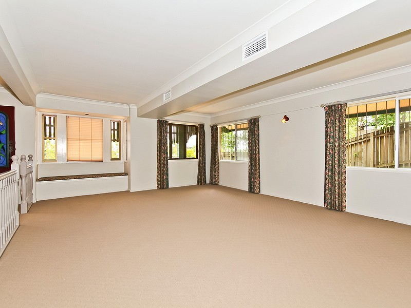 32 Norman Crescent, Norman Park QLD 4170