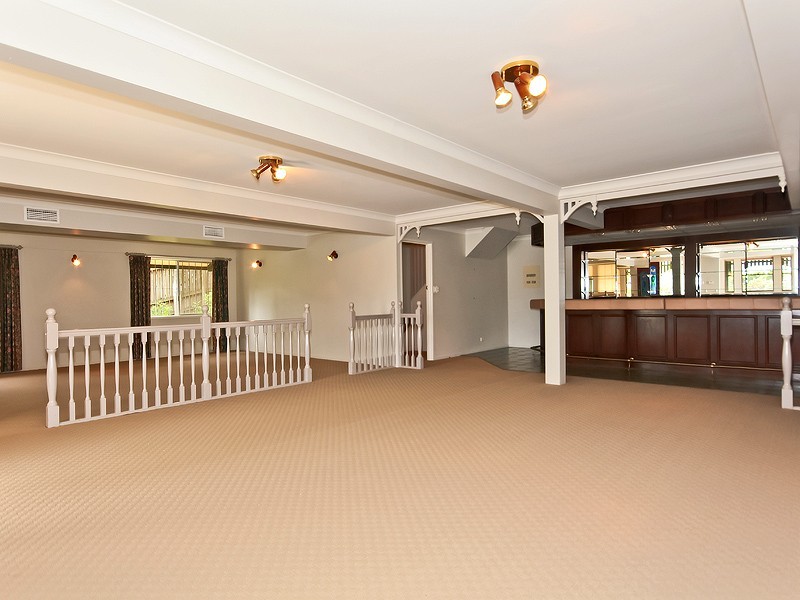 32 Norman Crescent, Norman Park QLD 4170