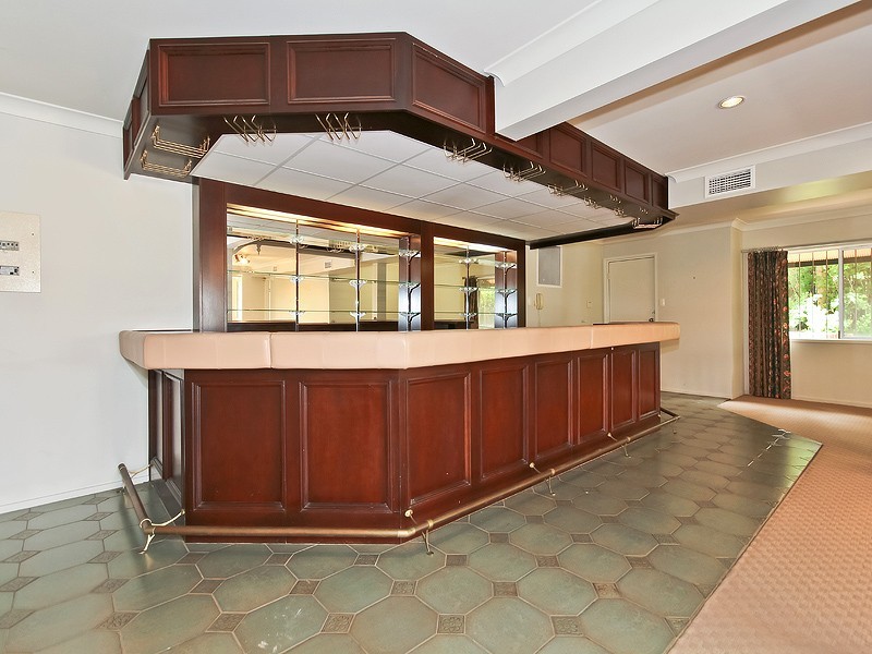 32 Norman Crescent, Norman Park QLD 4170