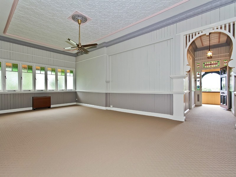 32 Norman Crescent, Norman Park QLD 4170