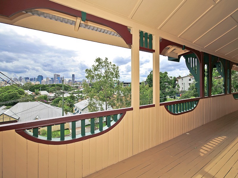 32 Norman Crescent, Norman Park QLD 4170