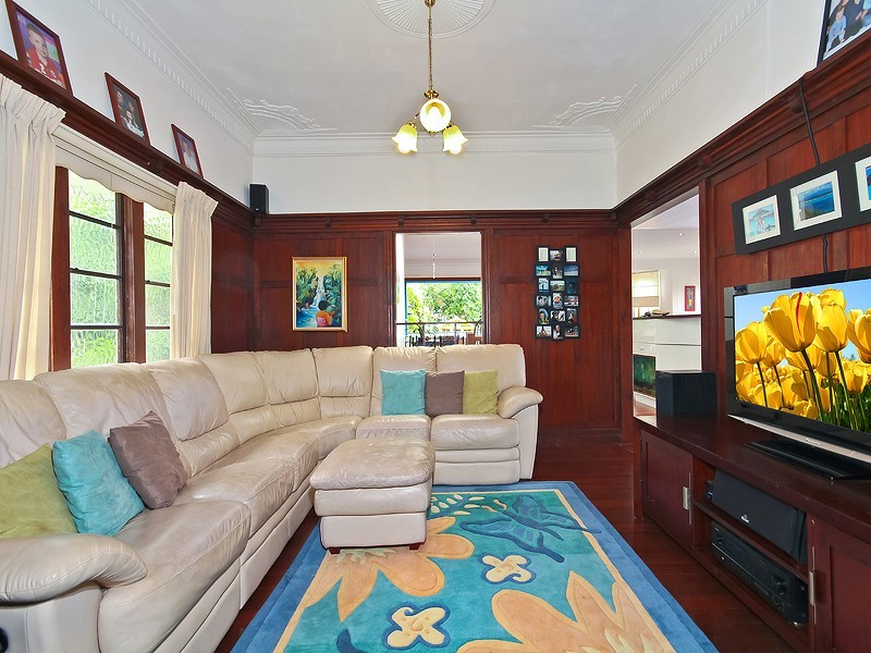 18 First Street, Camp Hill QLD 4152