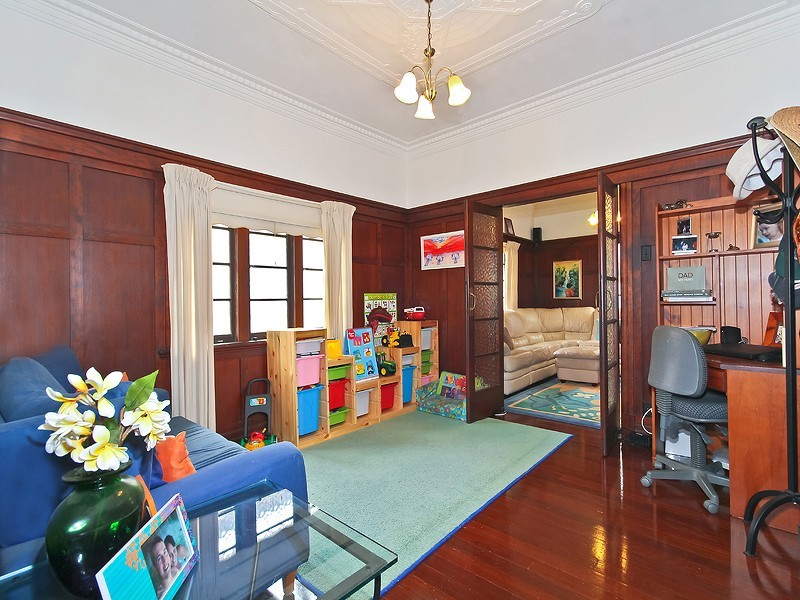 18 First Street, Camp Hill QLD 4152