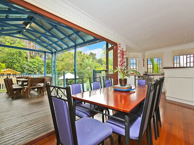 18 First Street, Camp Hill QLD 4152