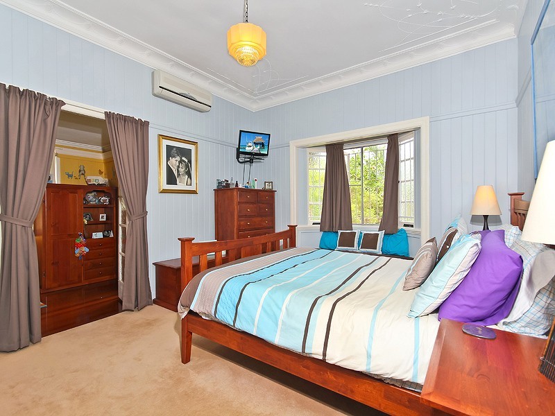 18 First Street, Camp Hill QLD 4152