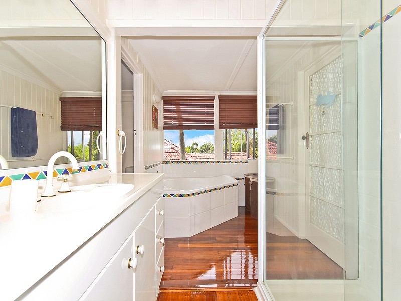 18 First Street, Camp Hill QLD 4152