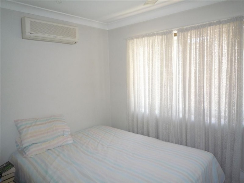 45 Bedivere Street, Carindale QLD 4152