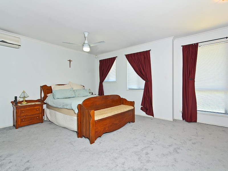 15 Coventry Circuit, Carindale QLD 4152