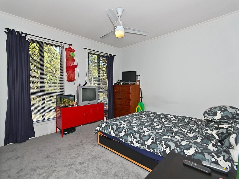 15 Coventry Circuit, Carindale QLD 4152