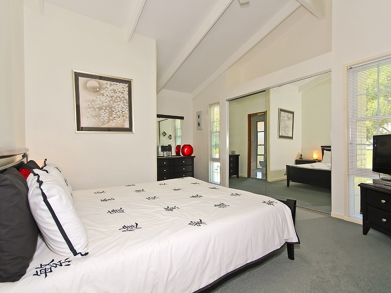 110 Indus Street, Camp Hill QLD 4152