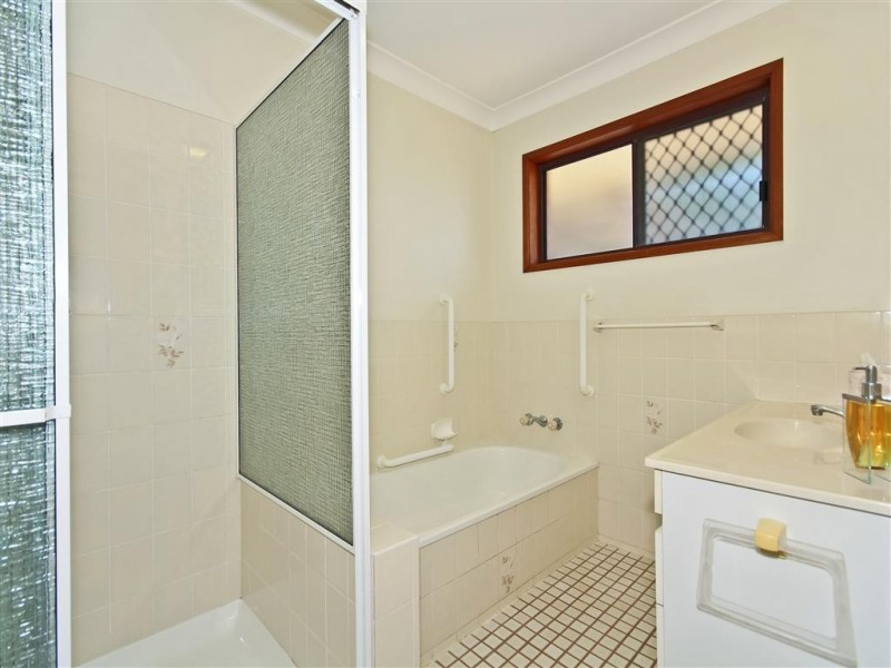 10 Kildare Street, Carina Heights QLD 4152