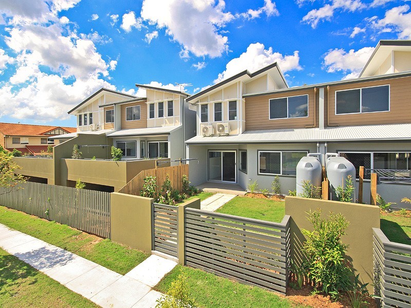 9 Adelaide Street, Carina QLD 4152