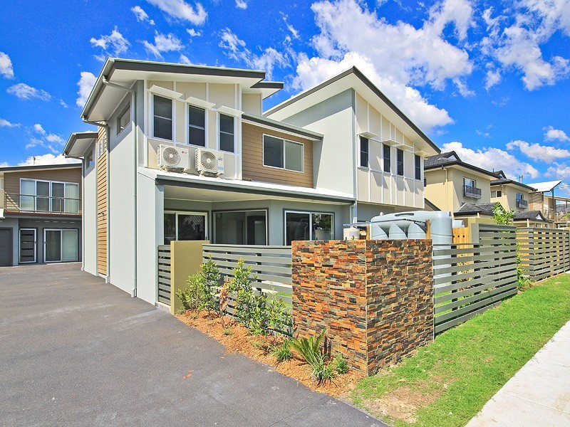 9 Adelaide Street, Carina QLD 4152