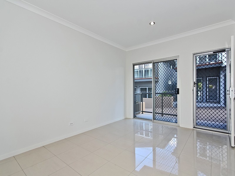 9 Adelaide Street, Carina QLD 4152