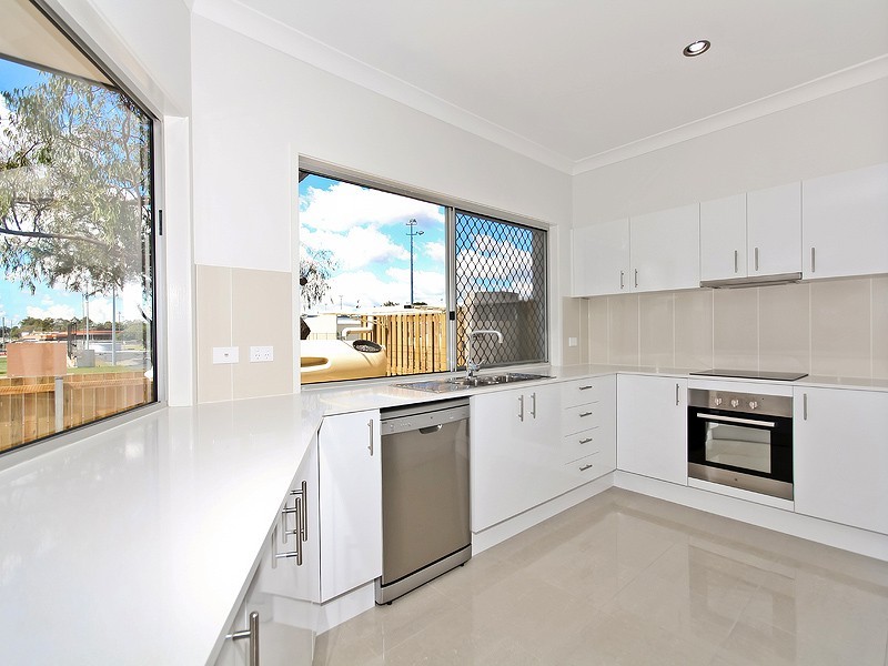 9 Adelaide Street, Carina QLD 4152