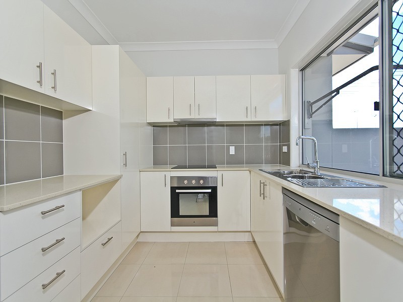 9 Adelaide Street, Carina QLD 4152