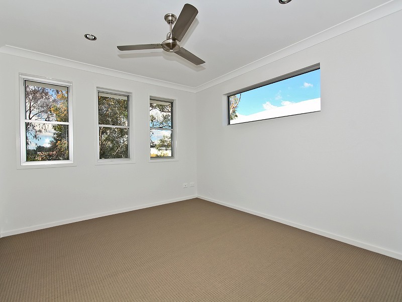 9 Adelaide Street, Carina QLD 4152