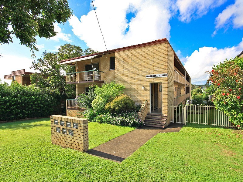 2/19 Woodhill Avenue, Camp Hill QLD 4152